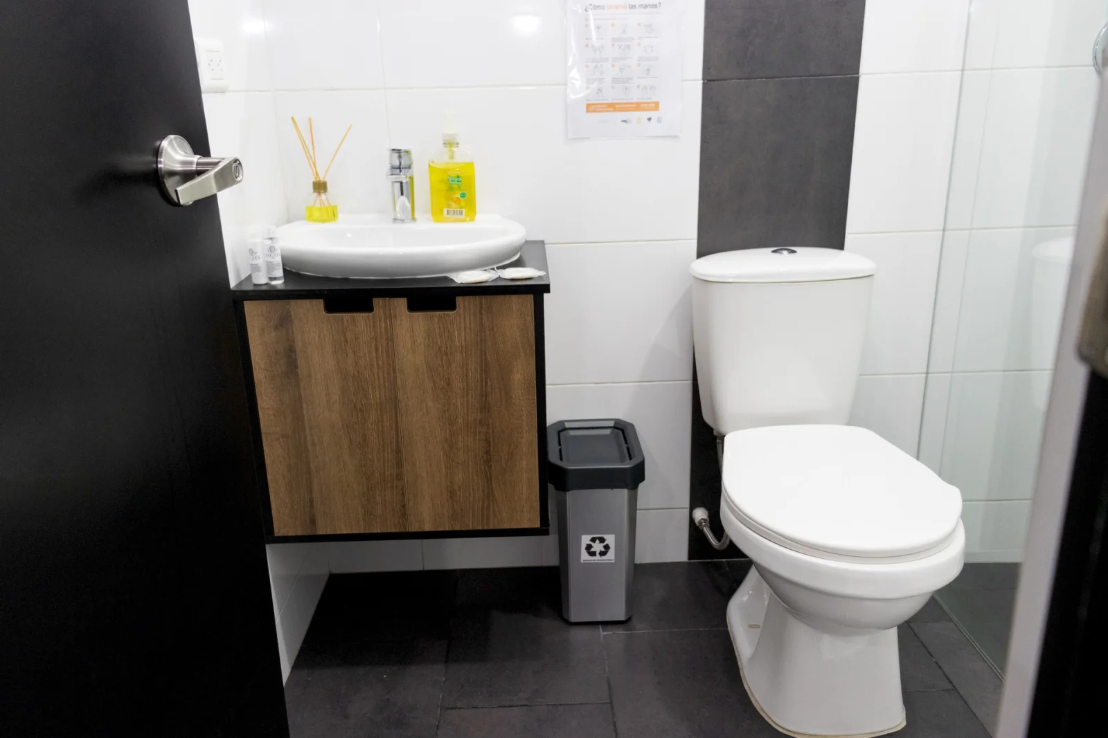 Vista del baño de la habitación